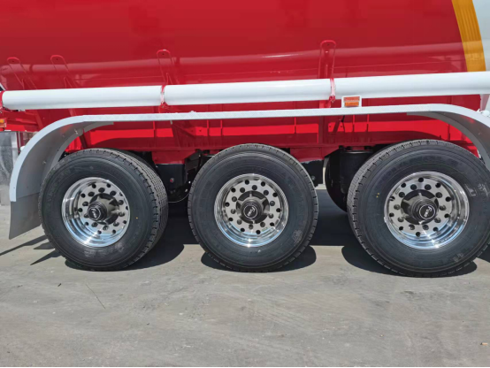 Tri-axles suspension and double tires design